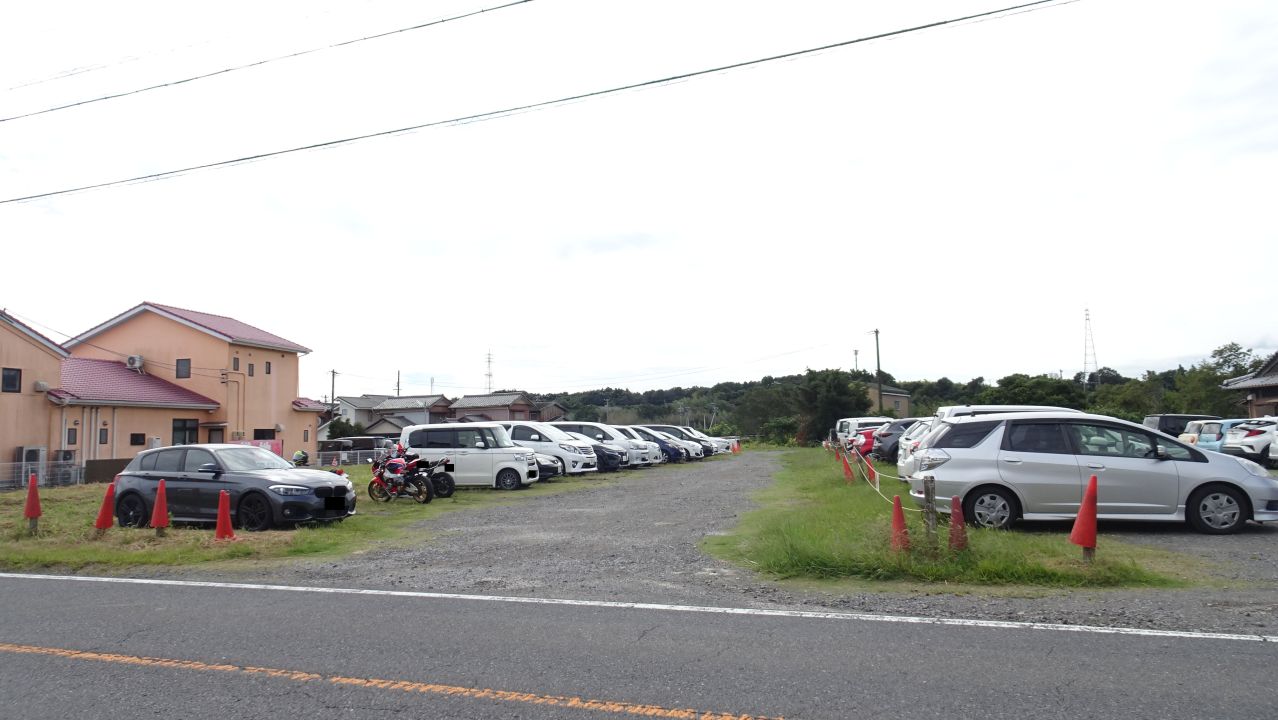 うなふじ　駐車場道の向かい側2