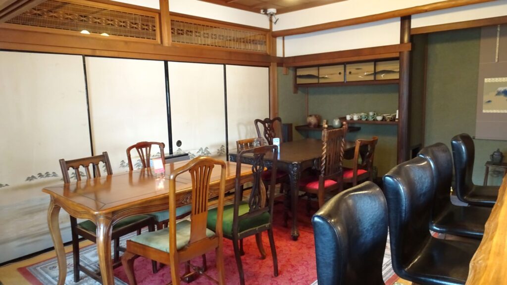 菓子乃蔵角屋のカフェの客室